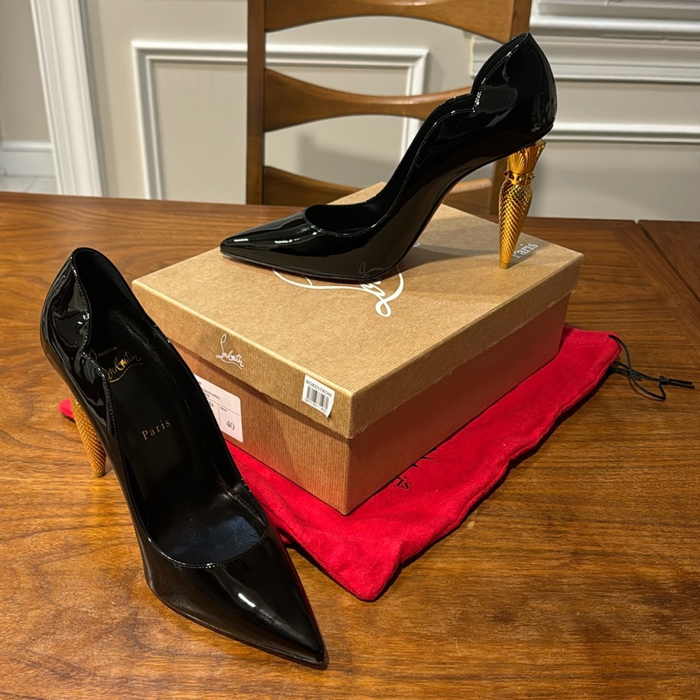 BRAND NEW Christian Louboutin Lipchick Pump Size 40 US 10 Never Worn
